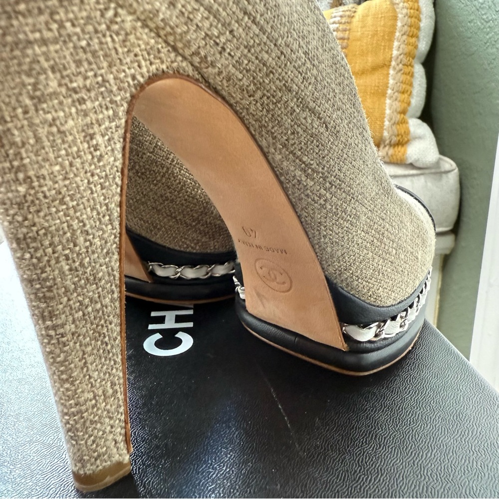 CHANEL Beige and Black Heels - Picture 7 of 13
